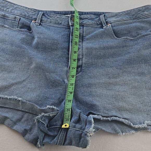 Good American Cut Off Denim Shorts Light Wash Plus size 20 - Picture 6 of 7